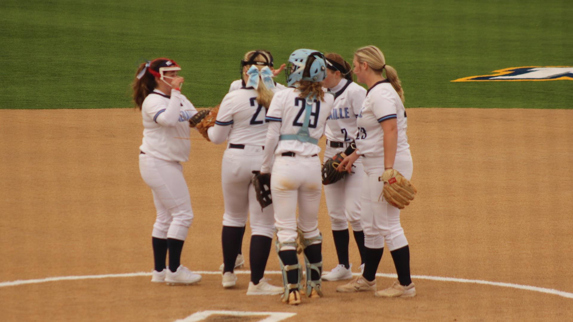 SB huddle